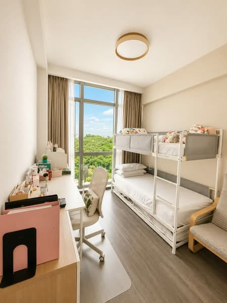 Hillview Regency, 28 Bukit Batok East Avenue 2, 3 Bedrooms, 1,109 sqft, Condominium For Sale, by James Yeo, 500224950 - Bedroom - PropertyGuru.com.sg