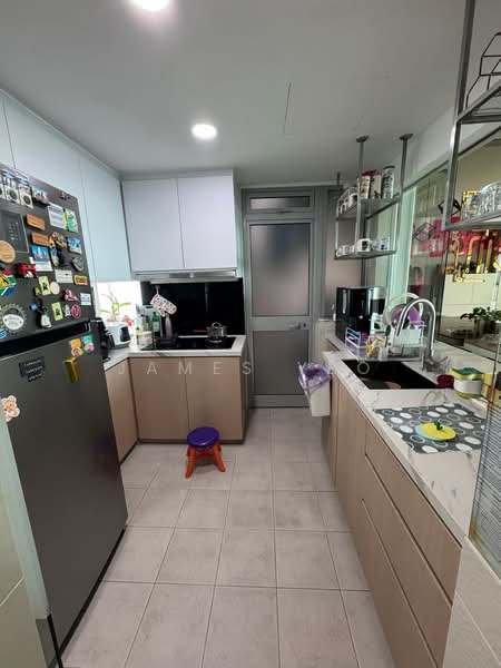 Hillview Regency, 28 Bukit Batok East Avenue 2, 3 Bedrooms, 1,109 sqft, Condominium For Sale, by James Yeo, 500224950 - Kitchen - PropertyGuru.com.sg