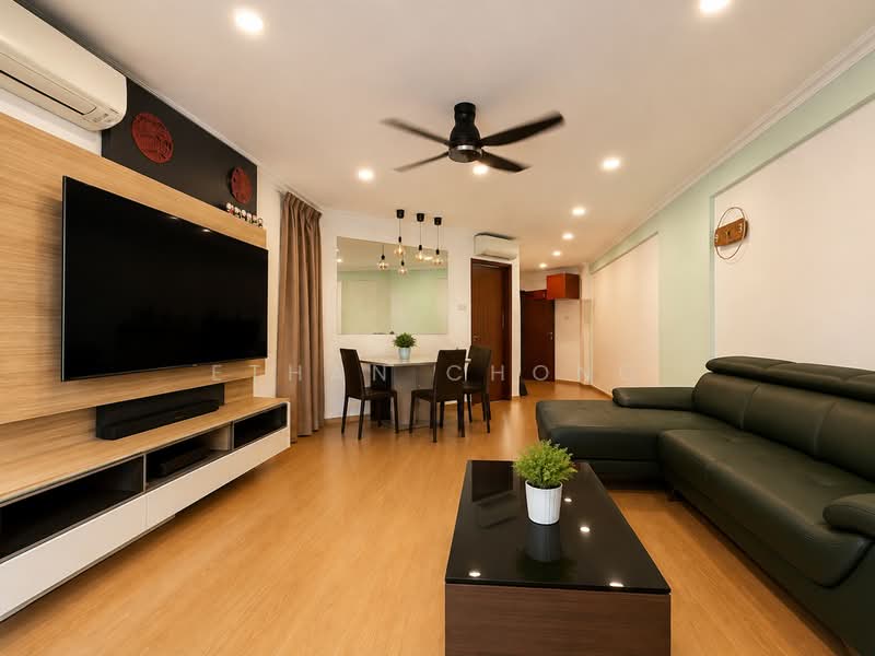 Summerdale, 2 Boon Lay Drive, 3 Bedrooms, 1,216 sqft, Condominium For Sale, by Ethan Chong, 500224953 - Living Room - PropertyGuru.com.sg