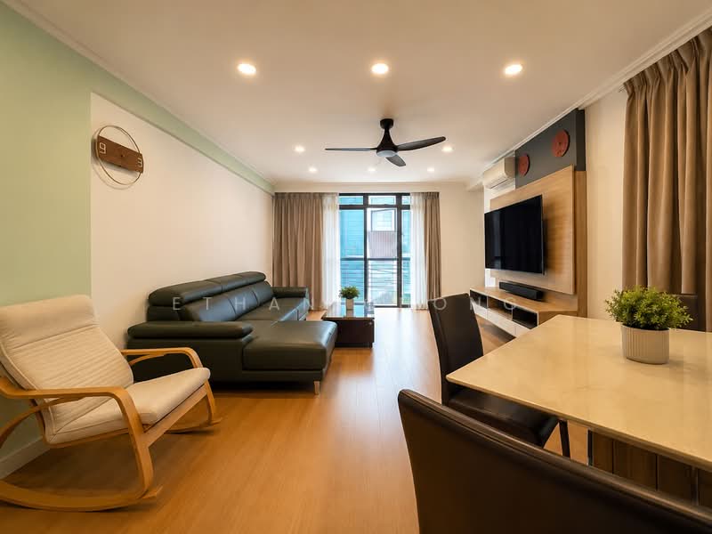 Summerdale, 2 Boon Lay Drive, 3 Bedrooms, 1,216 sqft, Condominium For Sale, by Ethan Chong, 500224953 - Living Room - PropertyGuru.com.sg