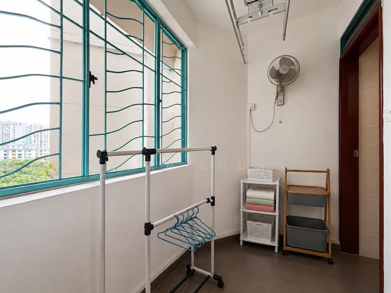 Summerdale, 2 Boon Lay Drive, 3 Bedrooms, 1,216 sqft, Condominium For Sale, by Ethan Chong, 500224953 - Balcony - PropertyGuru.com.sg