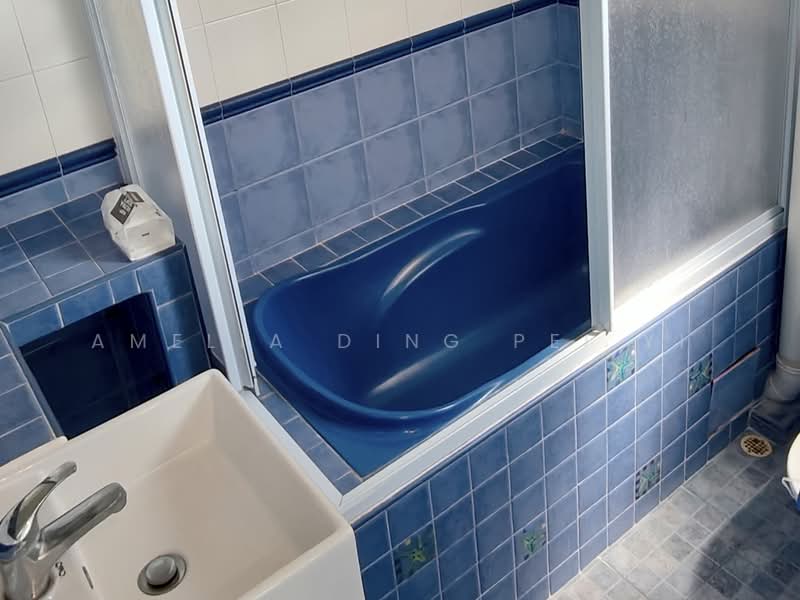 104 Bedok North Avenue 4, 104 Bedok North Avenue 4, 1 Bedroom, 871 sqft, HDB Flat For Sale, by Amelia Ding Pei Yi, 500224955 - Bathroom - PropertyGuru.com.sg