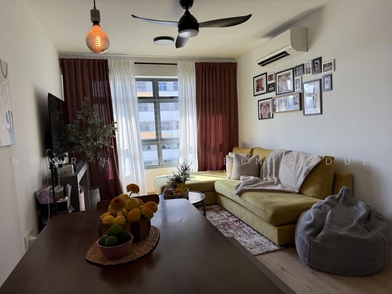 626A Tampines Street 61, 626A Tampines Street 61, 3 Bedrooms, 1,001 sqft, HDB Flat For Sale, by Noor Hermie Bin Abdul Malek, 500224958 - Living Room - PropertyGuru.com.sg