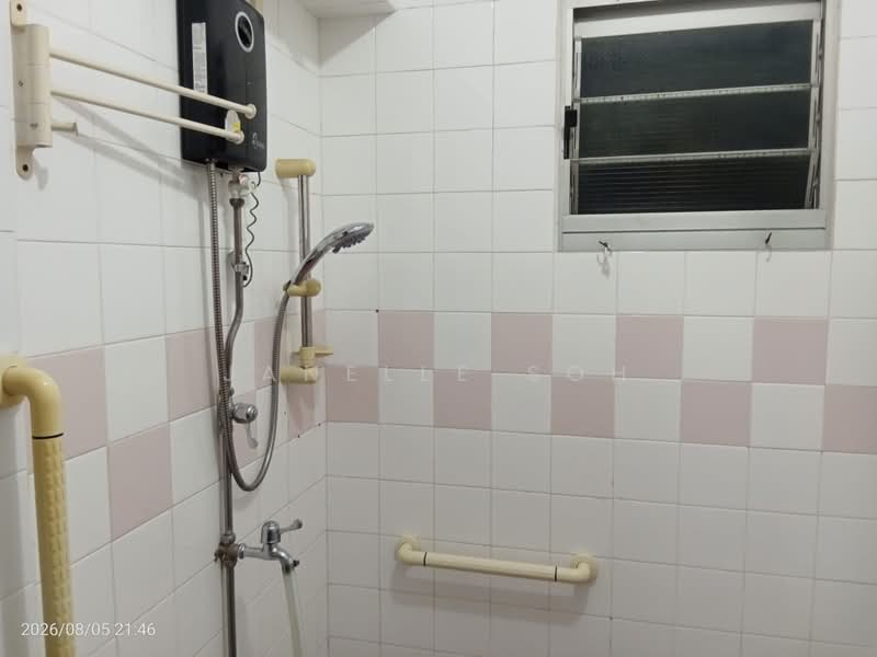 668D Jurong West Street 64, 668D Jurong West Street 64, Room Rental, 100 sqft, HDB Flat For Rent, by Janelle Soh, 500224960 - Bathroom - PropertyGuru.com.sg