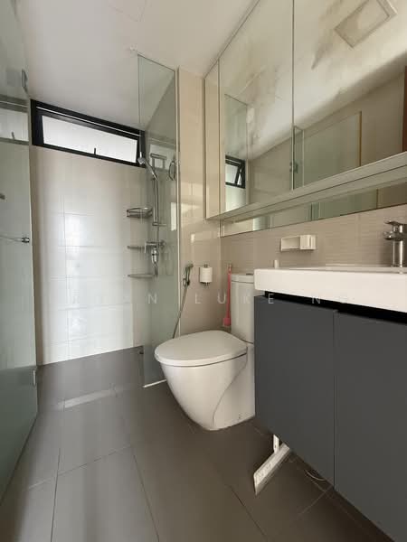Waterbay, 45 Edgefield Plains, 4 Bedrooms, 1,259 sqft, Executive Condominium For Rent, by Bryan Luke Ng, 500224963 - Common Bathroom - PropertyGuru.com.sg