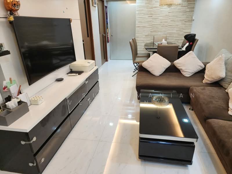 241 Jurong East Street 24, 241 Jurong East Street 24, 2 Bedrooms, 732 sqft, HDB Flat For Sale, by Mani Subramanian Veeramani, 500224967 - Living Room - PropertyGuru.com.sg