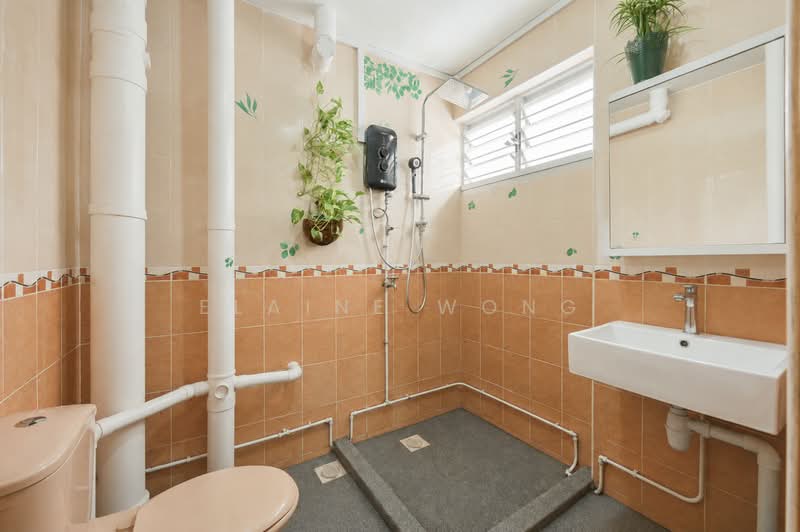 99 Bedok North Avenue 4, 99 Bedok North Avenue 4, 3 Bedrooms, 1,323 sqft, HDB Flat For Sale, by Elaine Wong, 500224969 - Bathroom - PropertyGuru.com.sg