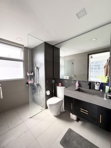Ecopolitan, 128 Punggol Walk, 3 Bedrooms, 893 sqft, Executive Condominium For Sale, by Alvin Neo, 500224973 - Master Bath - PropertyGuru.com.sg