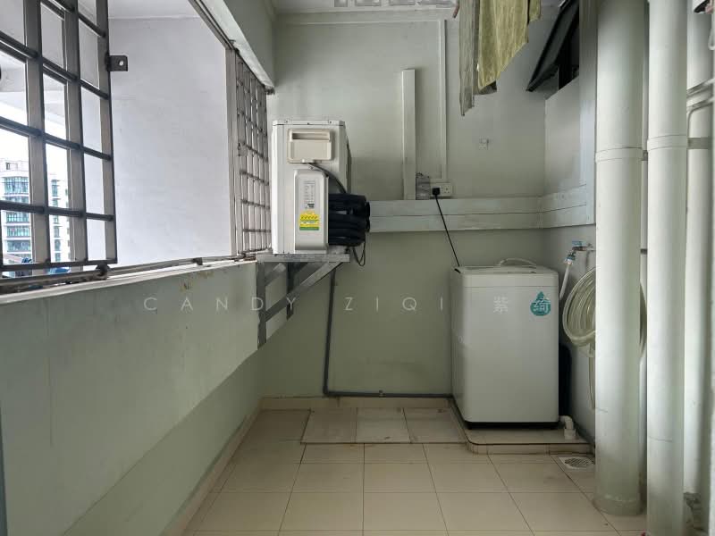 521 Jelapang Road, 521 Jelapang Road, 4 Bedrooms, 1,550 sqft, HDB Flat For Sale, by Candy ZiQi 紫绮, 500224977 - Balcony - PropertyGuru.com.sg