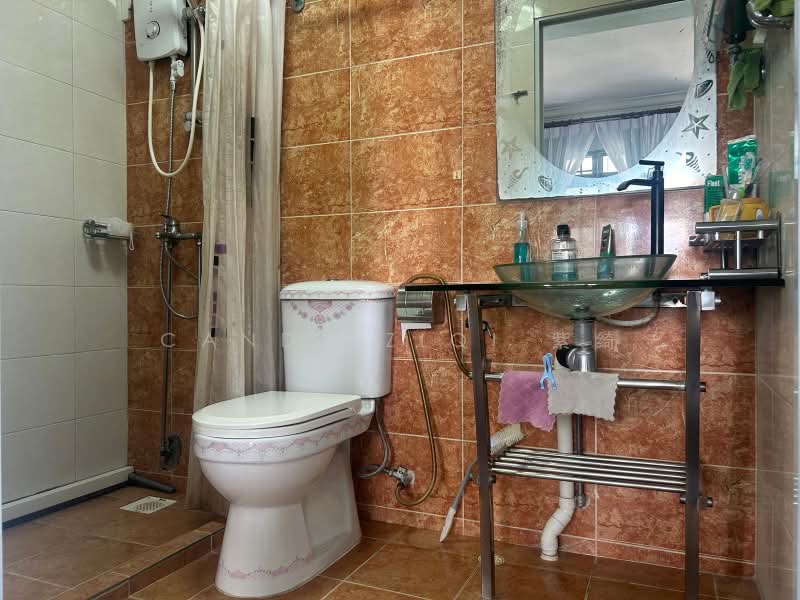 521 Jelapang Road, 521 Jelapang Road, 4 Bedrooms, 1,550 sqft, HDB Flat For Sale, by Candy ZiQi 紫绮, 500224977 - Bathroom - PropertyGuru.com.sg
