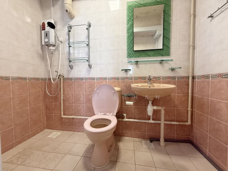 119D Kim Tian Road, 119D Kim Tian Road, 3 Bedrooms, 1,183 sqft, HDB Flat For Rent, by S Jonathan, 500224980 - Bathroom - PropertyGuru.com.sg