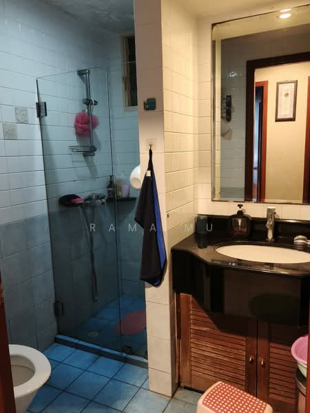 Yishun Sapphire, 40 Canberra Drive, 3 Bedrooms, 1,206 sqft, Condominium For Sale, by Rama Mu, 500224998 - Bathroom - PropertyGuru.com.sg
