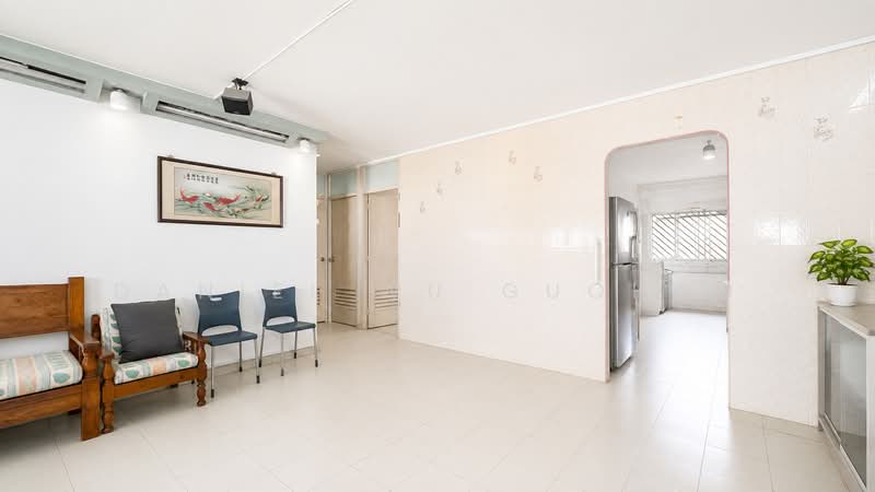 393 Yishun Avenue 6, 393 Yishun Avenue 6, 3 Bedrooms, 1,119 sqft, HDB Flat For Sale, by Daniel Wu Guohao, 500224999 - Living Room - PropertyGuru.com.sg