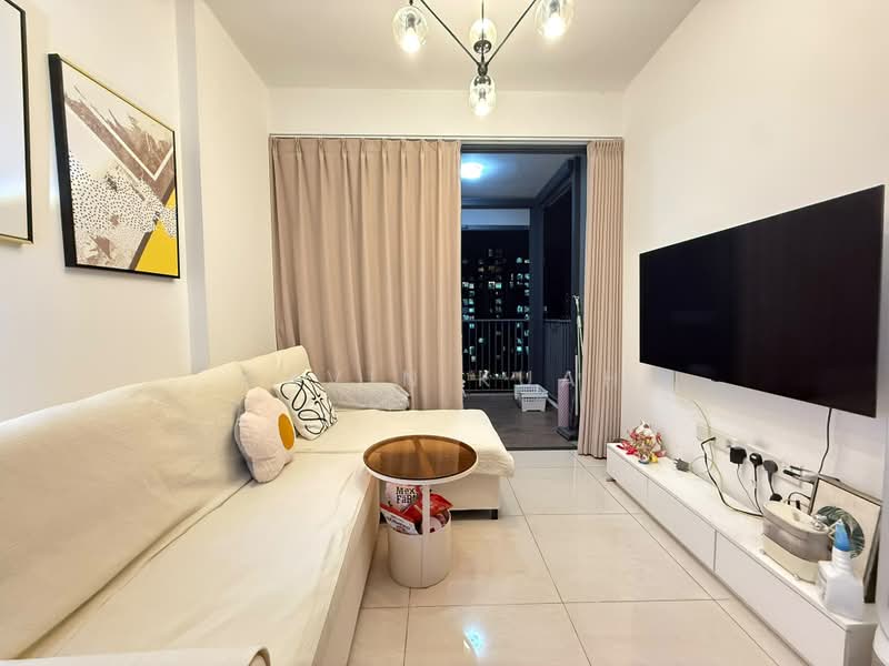La Fiesta, 72 Sengkang Square, 1 Bedroom, 452 sqft, Condominium For Sale, by Kavin Kuah, 500225003 - Living Room - PropertyGuru.com.sg