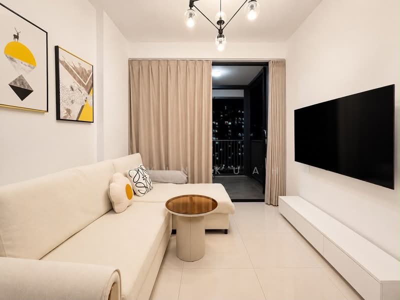 La Fiesta, 72 Sengkang Square, 1 Bedroom, 452 sqft, Condominium For Sale, by Kavin Kuah, 500225003 - Living Room - PropertyGuru.com.sg