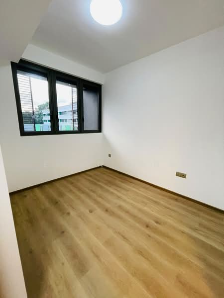 130 Sophia Road photo 2