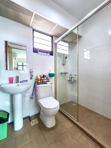 508B Yishun Avenue 4, 508B Yishun Avenue 4, 3 Bedrooms, 1,001 sqft, HDB Flat For Sale, by Eric Wong, 500225017 - Bathroom - PropertyGuru.com.sg