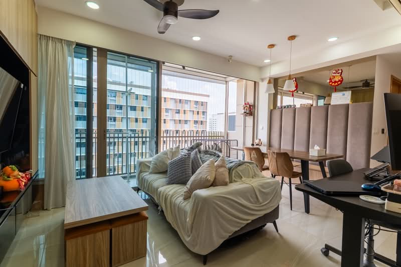 The Vales, 85 Anchorvale Crescent, 3 Bedrooms, 904 sqft, Condominium For Sale, by Denise Tan, 500225026 - Living Room - PropertyGuru.com.sg