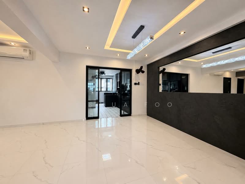 812 Jurong West Street 81, 812 Jurong West Street 81, 3 Bedrooms, 1,120 sqft, HDB Flat For Sale, by Joshua Foo, 500225039 - Living Room - PropertyGuru.com.sg