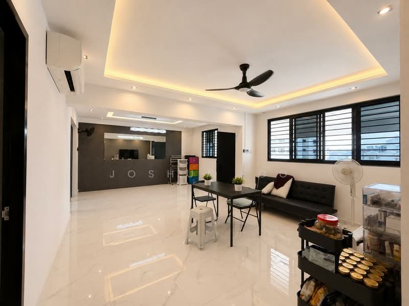 812 Jurong West Street 81, 812 Jurong West Street 81, 3 Bedrooms, 1,120 sqft, HDB Flat For Sale, by Joshua Foo, 500225039 - Living Room - PropertyGuru.com.sg
