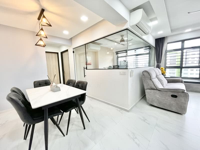 621A Tampines Street 61, 621A Tampines Street 61, 3 Bedrooms, 1,001 sqft, HDB Flat For Sale, by Bryan Lee, 500225050 - Living Room - PropertyGuru.com.sg