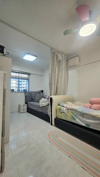 122 Ang Mo Kio Avenue 3, 122 Ang Mo Kio Avenue 3, 2 Bedrooms, 710 sqft, HDB Flat For Sale, by James Yeo, 500225068 - Bedroom - PropertyGuru.com.sg