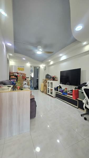 122 Ang Mo Kio Avenue 3, 122 Ang Mo Kio Avenue 3, 2 Bedrooms, 710 sqft, HDB Flat For Sale, by James Yeo, 500225068 - Living Room - PropertyGuru.com.sg