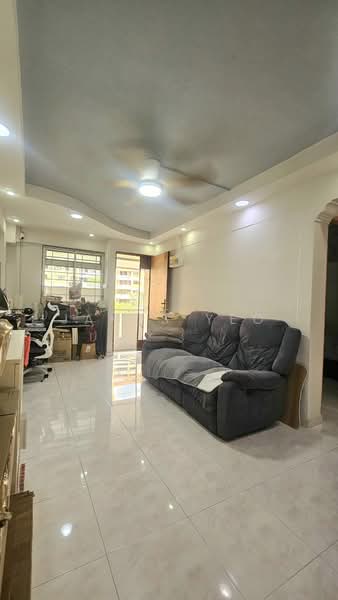 122 Ang Mo Kio Avenue 3, 122 Ang Mo Kio Avenue 3, 2 Bedrooms, 710 sqft, HDB Flat For Sale, by James Yeo, 500225068 - Living Room - PropertyGuru.com.sg