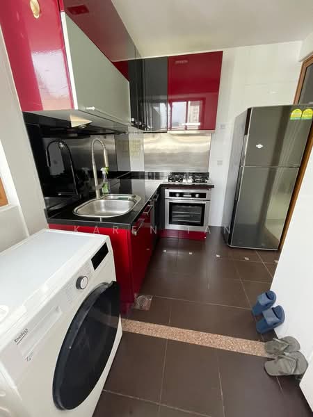 Vanadium, 9 Hertford Road, 2 Bedrooms, 829 sqft, Apartment For Sale, by Karen Tan, 500225086 - Kitchen - PropertyGuru.com.sg