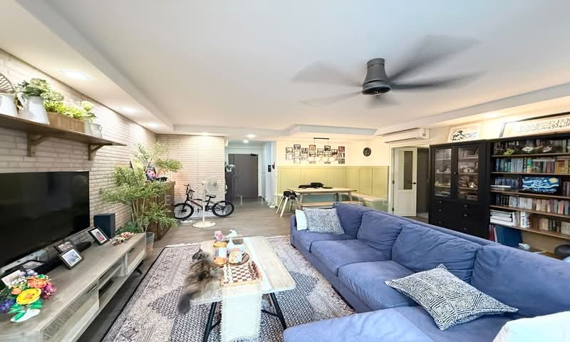 122A Punggol Edge, 122A Edgedale Plains, 3 Bedrooms, 1,205 sqft, HDB Flat For Sale, by Elaine Lee, 500225089 - Living Room - PropertyGuru.com.sg