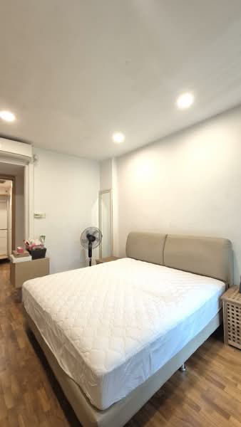 Landridge Condo, 202 Pasir Panjang Road, 3 Bedrooms, 1,765 sqft, Condominium For Rent, by Irene Yong, 500225106 - PropertyGuru.com.sg