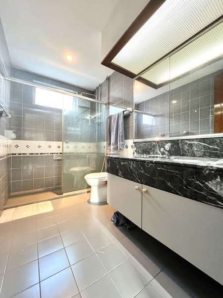 The Tropic Gardens, 332 Upper East Coast Road, 3 Bedrooms, 1,248 sqft, Condominium For Rent, by Ivan Ng, 500225117 - Bathroom - PropertyGuru.com.sg