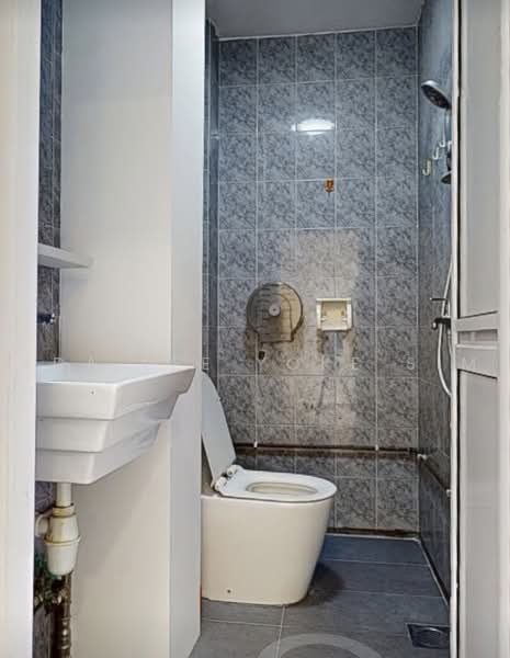Circular Road, Circular Road, North Canal Road, South Bridge Road, 4,402 sqft, Shop / Shophouse For Sale, by Ada Lee Yoke Sim, 500225122 - Bathroom - CommercialGuru.com.sg