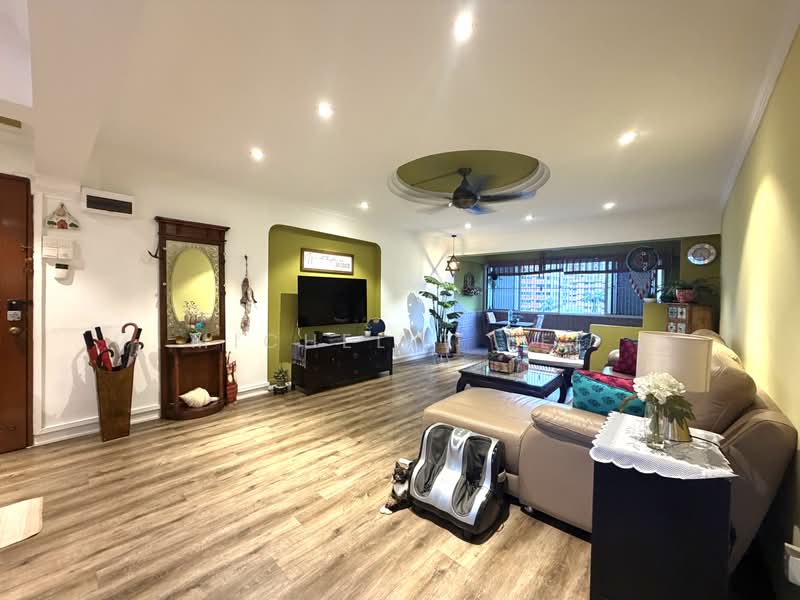 302 Hougang Avenue 5, 302 Hougang Avenue 5, 3 Bedrooms, 1,410 sqft, HDB Flat For Sale, by Michelle Lee, 500225128 - Living Room - PropertyGuru.com.sg