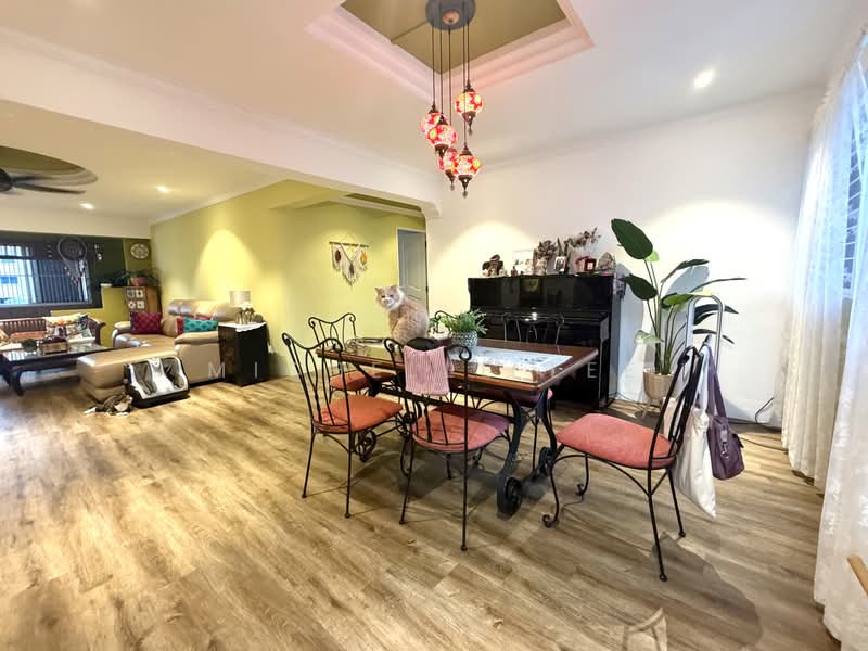 302 Hougang Avenue 5, 302 Hougang Avenue 5, 3 Bedrooms, 1,410 sqft, HDB Flat For Sale, by Michelle Lee, 500225128 - Living Room - PropertyGuru.com.sg
