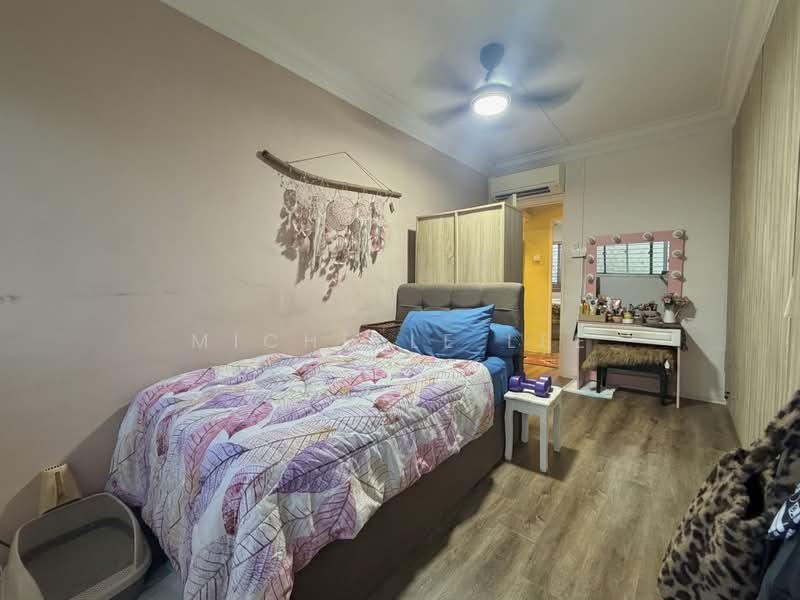 302 Hougang Avenue 5, 302 Hougang Avenue 5, 3 Bedrooms, 1,410 sqft, HDB Flat For Sale, by Michelle Lee, 500225128 - Bedroom - PropertyGuru.com.sg