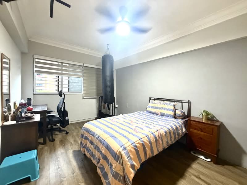 302 Hougang Avenue 5, 302 Hougang Avenue 5, 3 Bedrooms, 1,410 sqft, HDB Flat For Sale, by Michelle Lee, 500225128 - Bedroom - PropertyGuru.com.sg