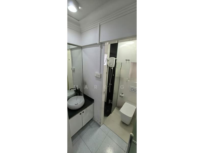 348 Ang Mo Kio Avenue 3, 348 Ang Mo Kio Avenue 3, 2 Bedrooms, 785 sqft, HDB Flat For Sale, by Mark G, 500225144 - Bathroom - PropertyGuru.com.sg