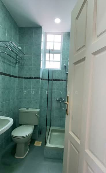 kew crescent, , 5 Bedrooms, 4,200 sqft, Semi-Detached House For Rent, by Zulk Yeo, 500225155 - Bathroom - PropertyGuru.com.sg