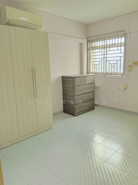 611 Ang Mo Kio Avenue 5, 611 Ang Mo Kio Avenue 5, 2 Bedrooms, 721 sqft, HDB Flat For Sale, by Corinne Ng, 500225158 - Bedroom - PropertyGuru.com.sg