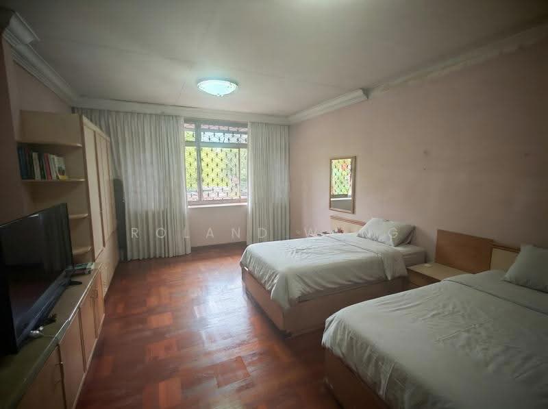 Good Buy! 2 Story Semi Detached at Jalan Suasa Suits AnA and Rebuild, Jalan Suasa, Dairy Farm / Bukit Panjang / Choa Chu Kang, 4 Bedrooms, 2,400 sqft, Semi-Detached House For Sale, by Roland Wong, 500225166 - Bedroom - PropertyGuru.com.sg