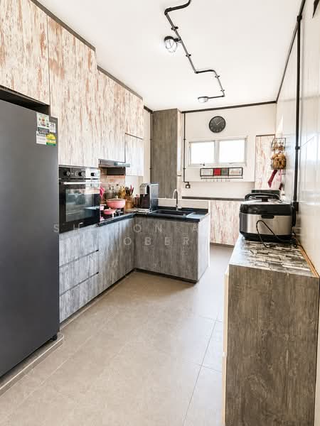 176A Edgefield Plains, 176A Edgefield Plains, Hougang / Punggol / Sengkang, 3 Bedrooms, 1,184 sqft, HDB Flat For Sale, by Sharon Anne Robert, 500225167 - Kitchen - PropertyGuru.com.sg