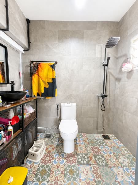 176A Edgefield Plains, 176A Edgefield Plains, Hougang / Punggol / Sengkang, 3 Bedrooms, 1,184 sqft, HDB Flat For Sale, by Sharon Anne Robert, 500225167 - Bathroom - PropertyGuru.com.sg