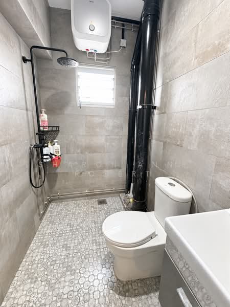 176A Edgefield Plains, 176A Edgefield Plains, Hougang / Punggol / Sengkang, 3 Bedrooms, 1,184 sqft, HDB Flat For Sale, by Sharon Anne Robert, 500225167 - Bathroom - PropertyGuru.com.sg