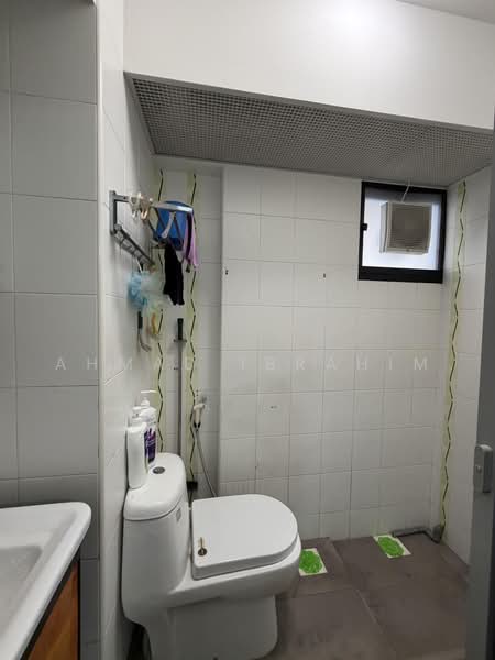 438B Sengkang West Avenue, 438B Sengkang West Avenue, 3 Bedrooms, 1,011 sqft, HDB Flat For Sale, by Ahmad Ibrahim, 500225171 - Bathroom - PropertyGuru.com.sg