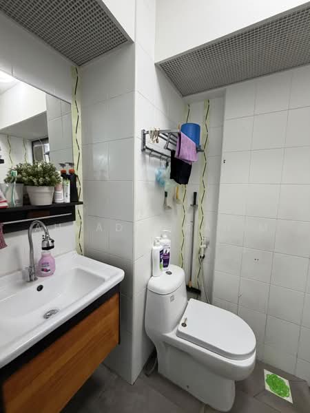 438B Sengkang West Avenue, 438B Sengkang West Avenue, 3 Bedrooms, 1,011 sqft, HDB Flat For Sale, by Ahmad Ibrahim, 500225171 - Bathroom - PropertyGuru.com.sg