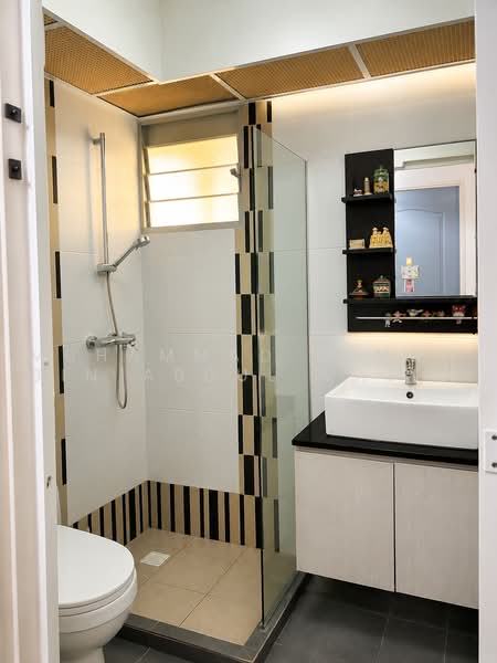 10C Bendemeer Light, 10C Bendemeer Road, 3 Bedrooms, 1,001 sqft, HDB Flat For Sale, by Muhammad Alman Bin Abdul Majid, 500225176 - Bathroom - PropertyGuru.com.sg