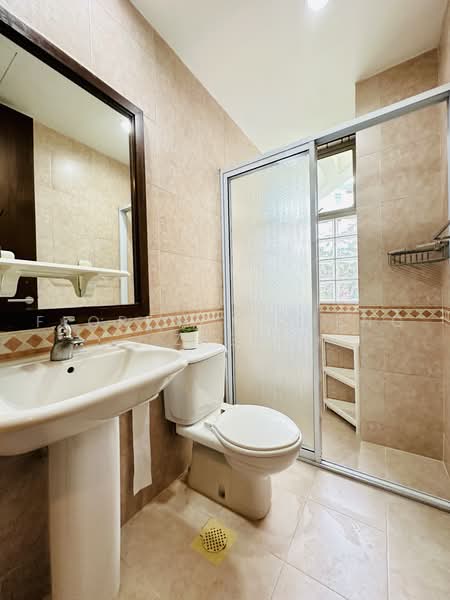 Maple Woods, 985 Bukit Timah Road, Room Rental, 150 sqft, Condominium For Rent, by Florence Zheng Zhen, 500225190 - Bathroom - PropertyGuru.com.sg