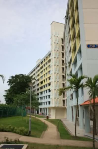 250 Yishun Avenue 9, 250 Yishun Avenue 9, Room Rental, 120 sqft, HDB Flat For Rent, by Steven Choo, 500225201 - Exterior - PropertyGuru.com.sg