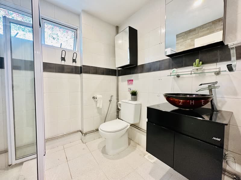 Euro-Asia Court, 3 River Valley Close, Room Rental, 150 sqft, Apartment For Rent, by Florence Zheng Zhen, 500225202 - Bathroom - PropertyGuru.com.sg